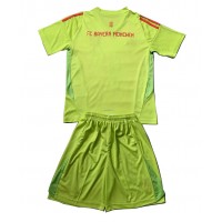 Camisa de Futebol Bayern Munich Goleiro Equipamento Principal Infantil 2024-25 Manga Curta (+ Calças curtas)